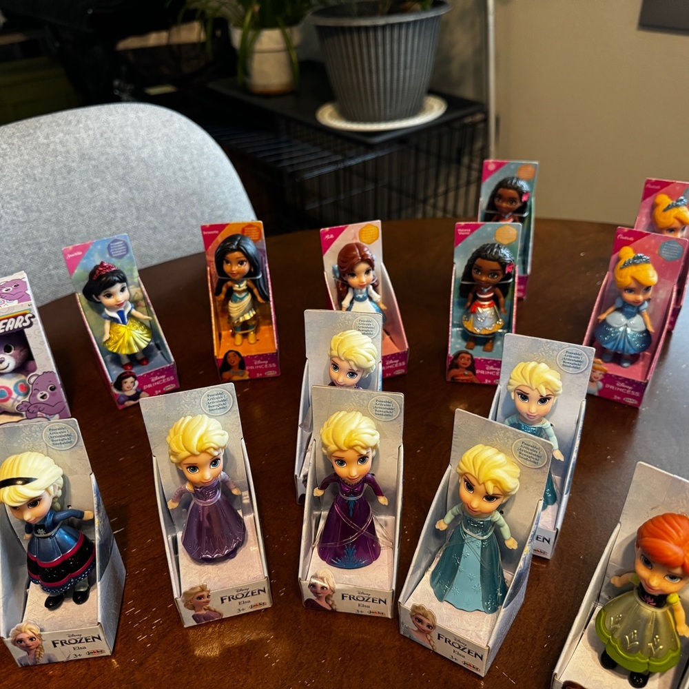 Enchanting Blue and Purple Dolls Collection 33 pieces Bundle
